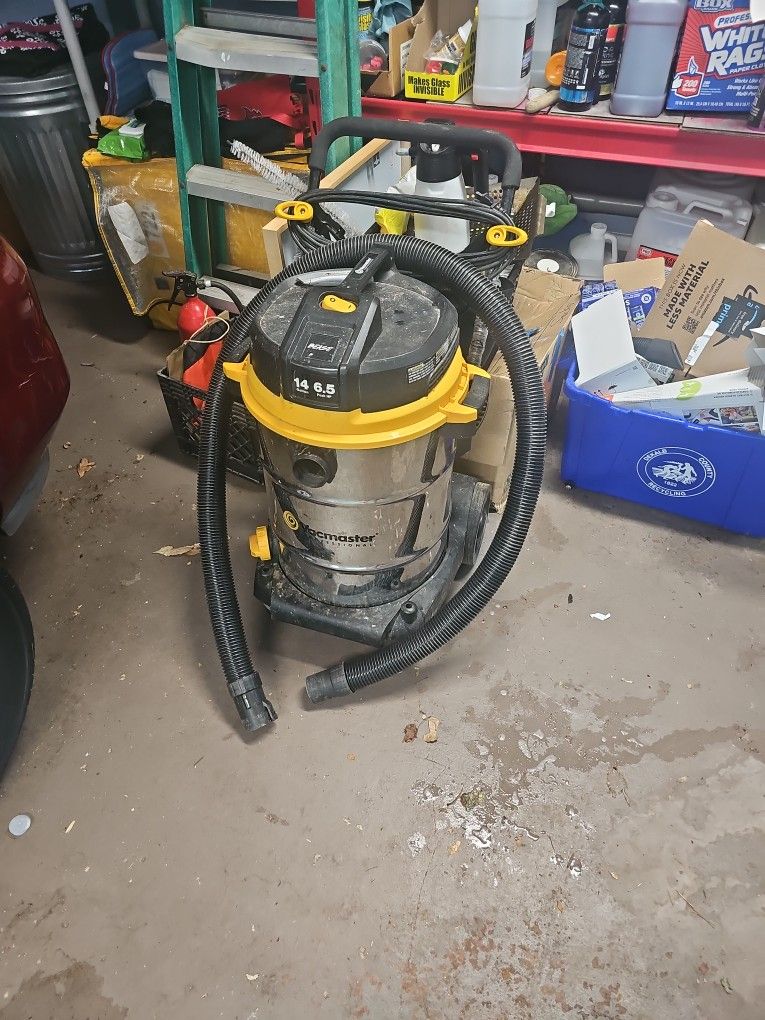 Vacmaster Wet Vacuum 