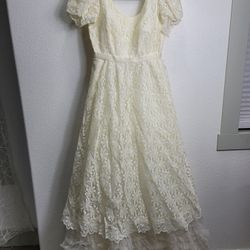 Nadine vintage white-cream gown dress 9 size