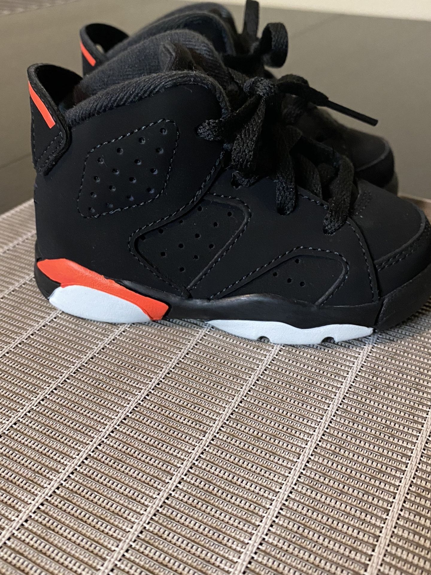 Jordan 6 Retro