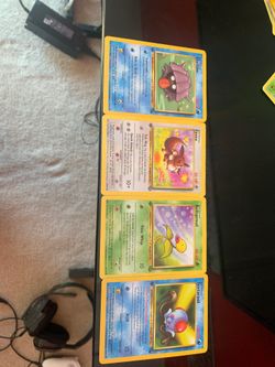 4 1st edition pokémon cards
