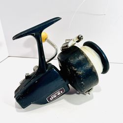 Vintage Olympic DS-61 Fishing Reel