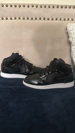 Jordan 1 black