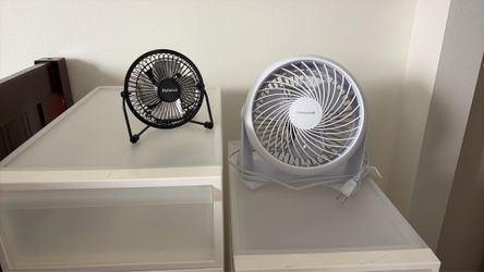 Desk top fans