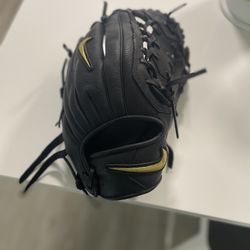 Like New Nike 11.25 Alpha Elite Glove $75 Obo