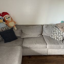 🛋️ Sectional Couch 