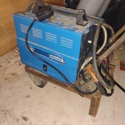 220 Amp Dual Mig Welder With Roll Of Wire