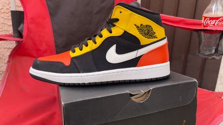 Air Jordan 1 Mid Yellow Toe Size 9.5 Men’s
