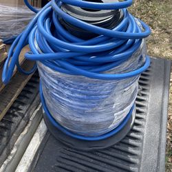 Gates 3 is a high-quality, 1/4-inch multi-purpose hose designed for demanding industrial applications. Part of the Plant Master® Plus 300 seri