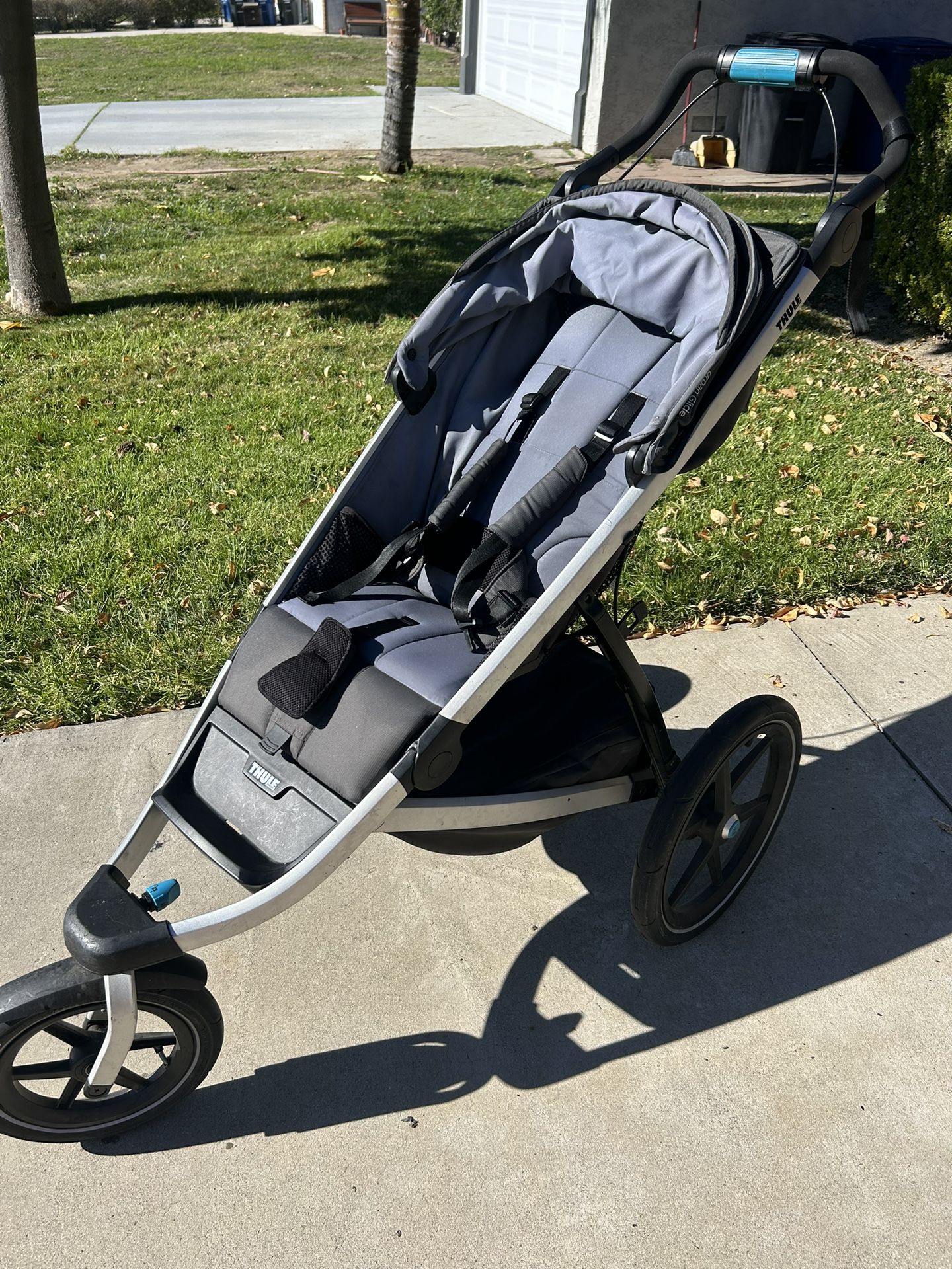 Thule Jogging Stroller. Urban Glider 2