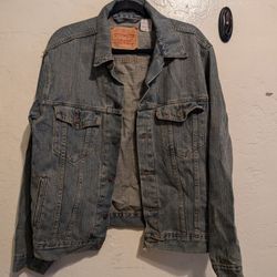 Medium Levi Denim Jacket  $20