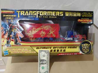 Transformers Year of the Dragon Ultimate Optimus Prime