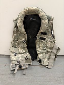 Camo vest and helmet - medium