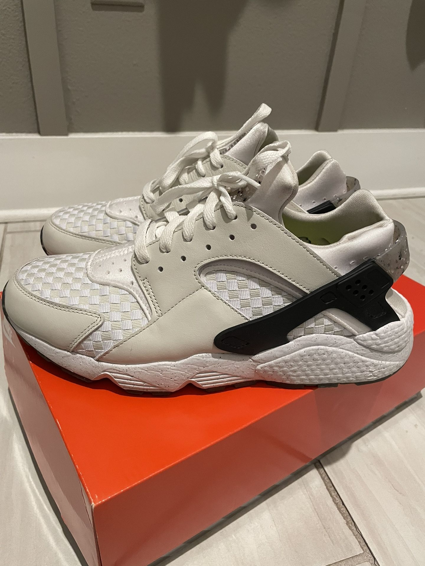 Nike Huarache Size 11