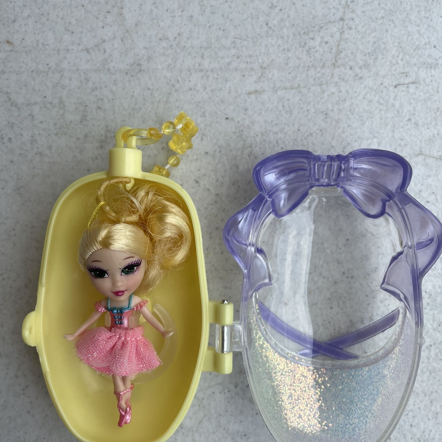 Barbie Peekaboo Petites Delightful Dancing Dayla Doll Keychain for