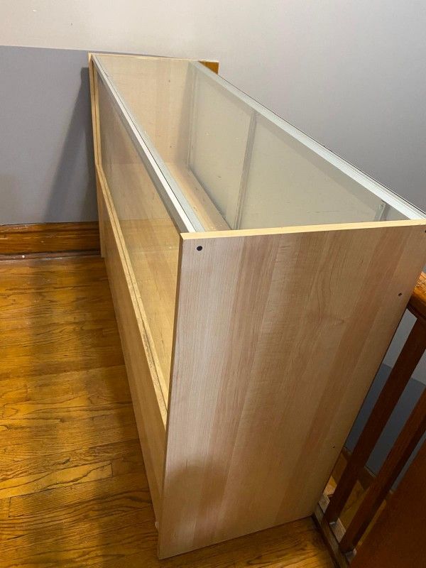 Display Case/Vitrina