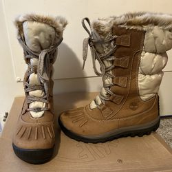 Timberland Women’s Boots Mid Calf 7.5 Brown Faux Fur 