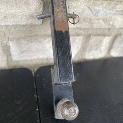 trailer hitch ball mount ( pick up only ) $15 FIRM