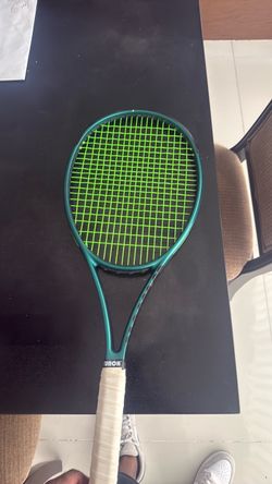 Tennis racquet