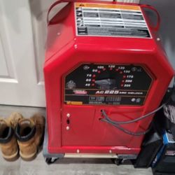 Brand New Lincoln Electric AC 225 Arc Welder