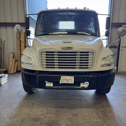 2014 Freightliner M2