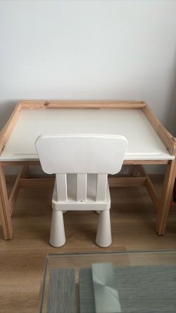 Kids desk great condition