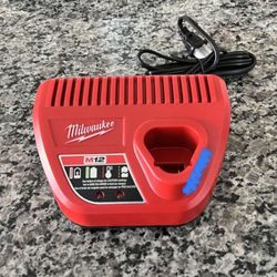 Milwaukee M12 Charger New