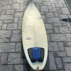 AJW Surfboard – Performance Shortboard | Thruster Setup | Great Condition