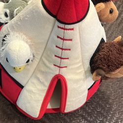 Unipak Designs 12" TeePee Plush Animal House Playset with 5 Plains Animals