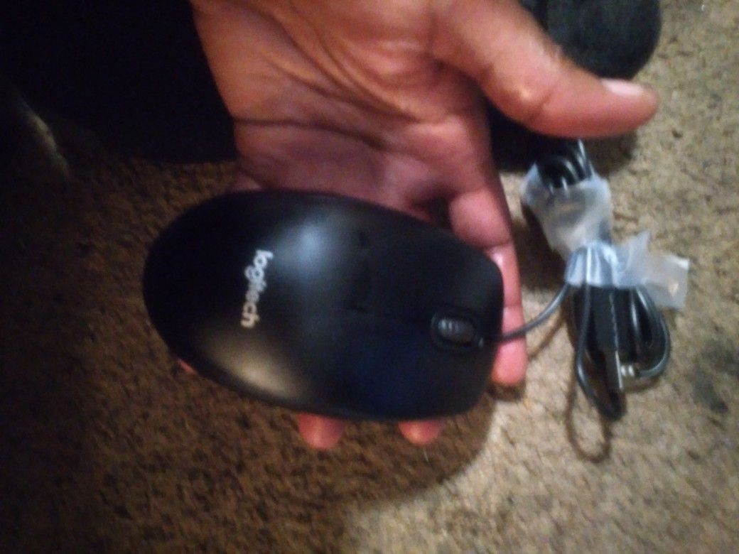 Wireless Mouse With Chip To Insert Into Computer