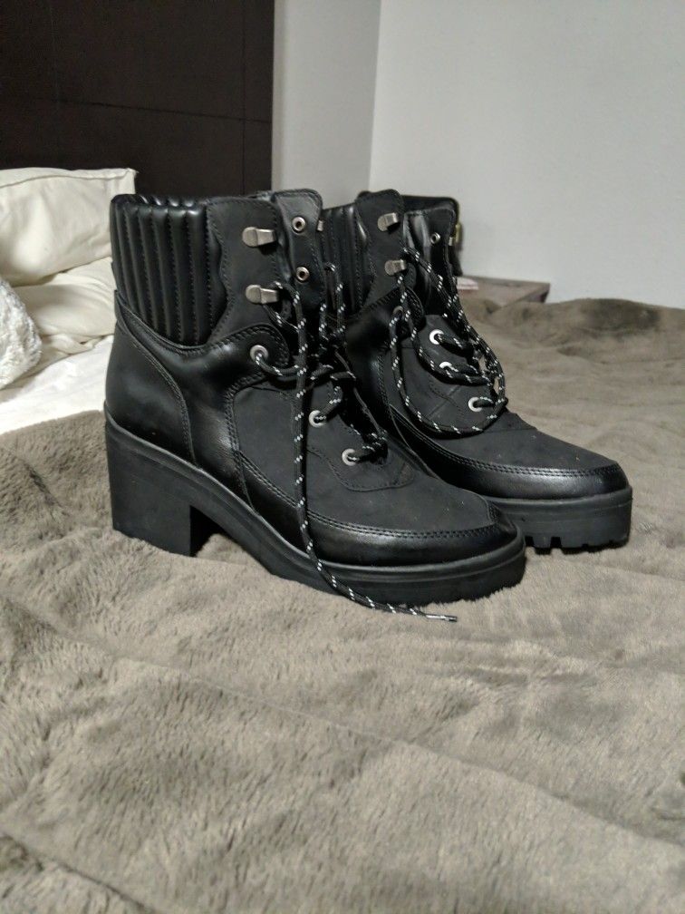 DM Women's Boots Size 8