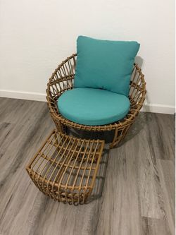 Outdoor/Indoor chair with ottoman