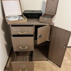 SteelMaster FileCabinet W/Safe