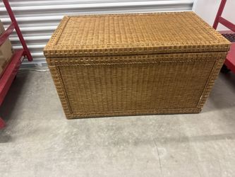 Pier 1 Rattan Trunk/Storage Chest vintage 50-60 ye