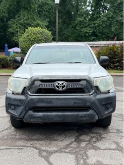 Toyota Tacoma 2014 título limpio
