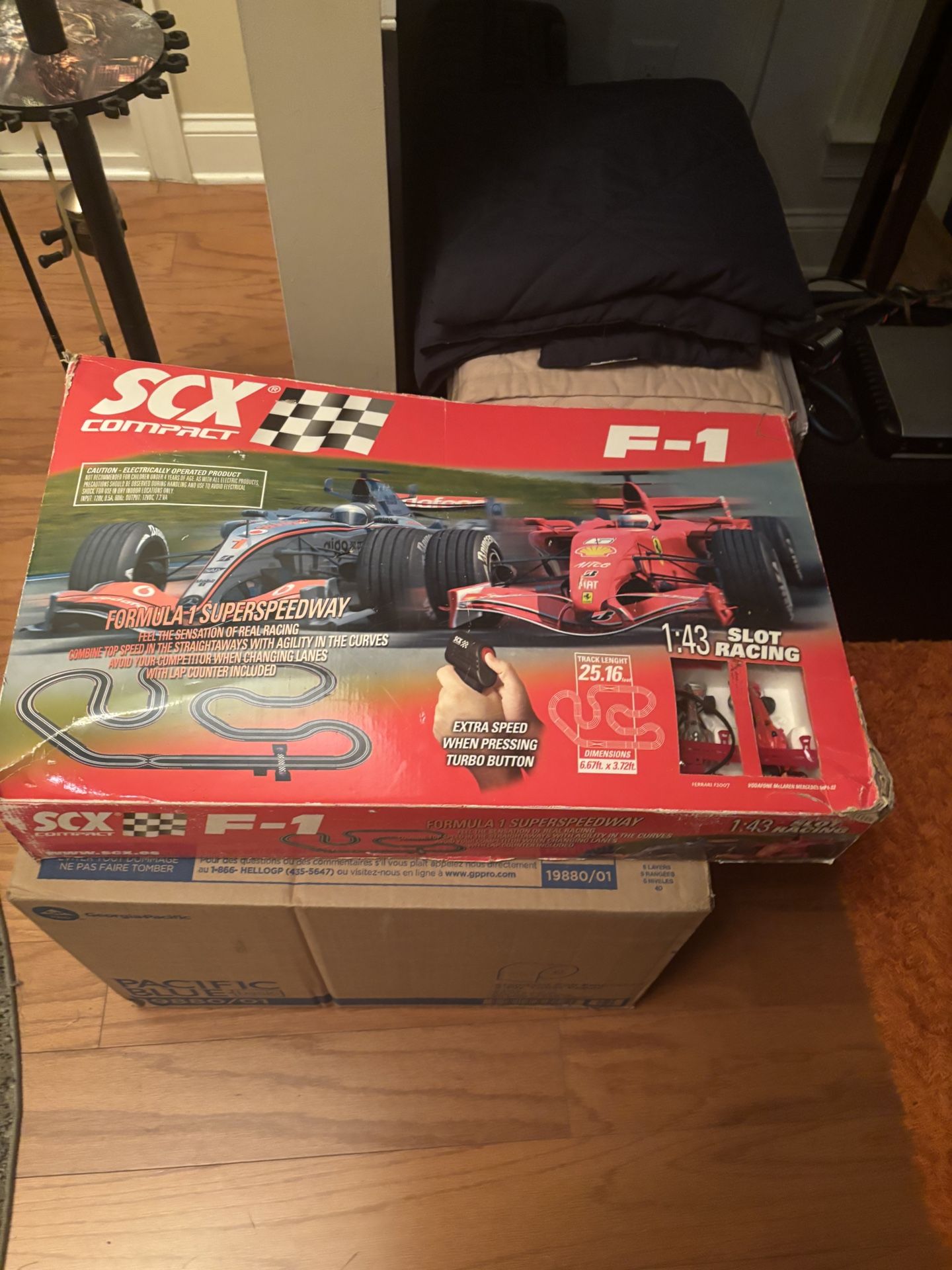 Race Car Set (1 Car Doesn’t Work)