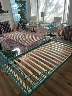 2 twin size bed frames