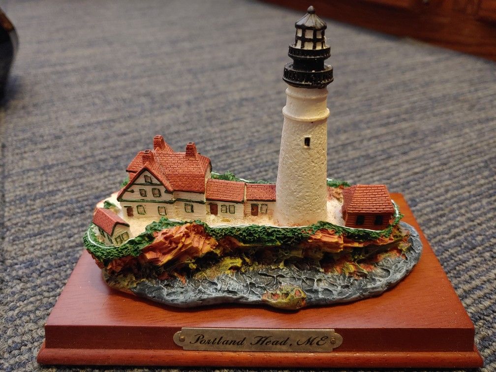 Collectable Lighthouses w/ engraving (4)
