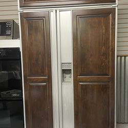 Subzero Refrigerator $950