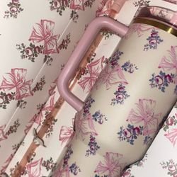 🌸 Rare Limited-Edition Stanley Floral Pink Bow Tumbler 🌸