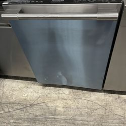 Frigidaire Professional Dishwasher In Stainless New Open Box