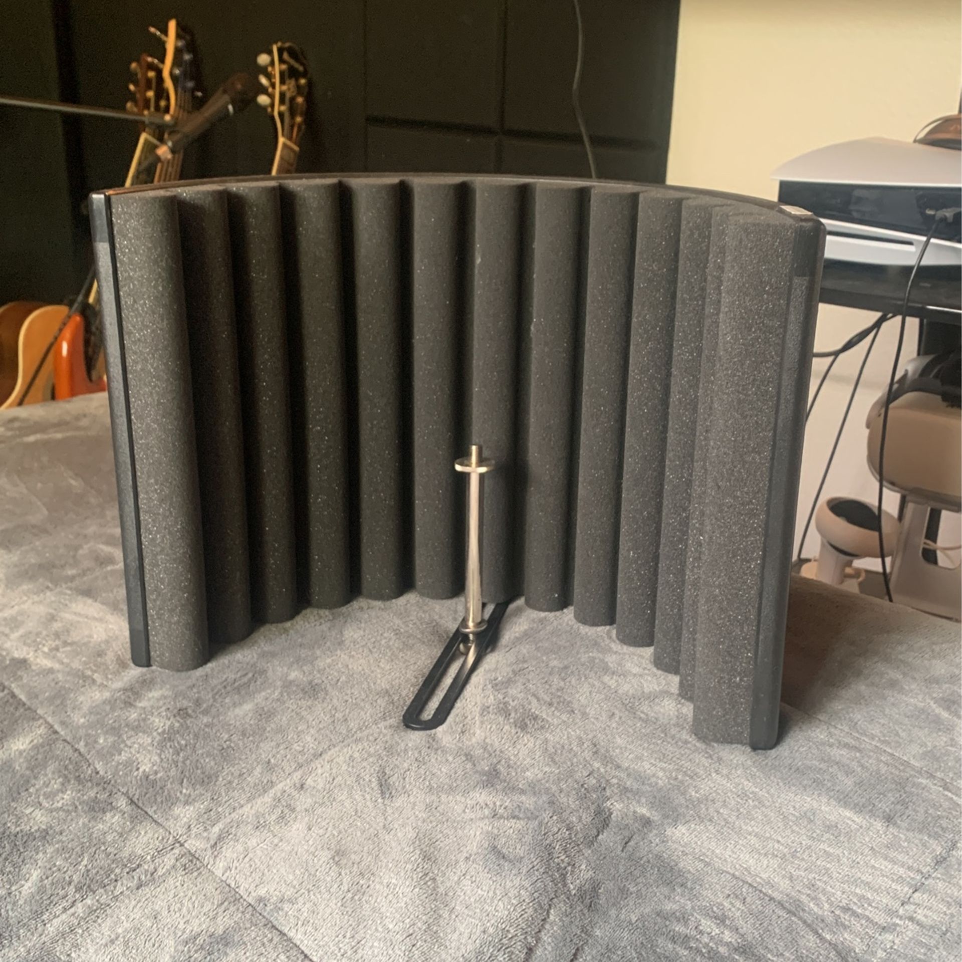 Microphone Reflection Shield