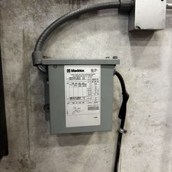 Maddox Three-Phase Autotransformer – Excellent Condition