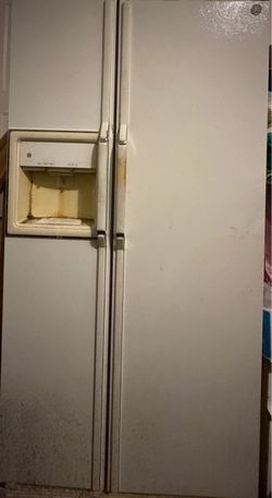 GE Side-by-Side Refrigerator with Ice Dispenser