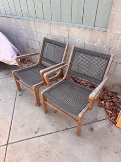 Outdoor lounge chairs