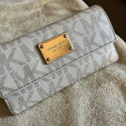 Michael Kors Wallet And Or Purse