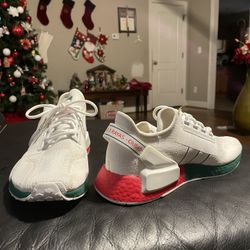 Adidas NMD R1 V2