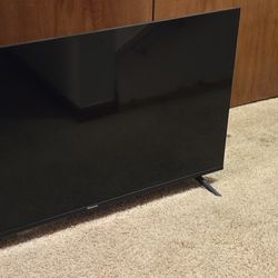 Hisense 35" inch tv with remote