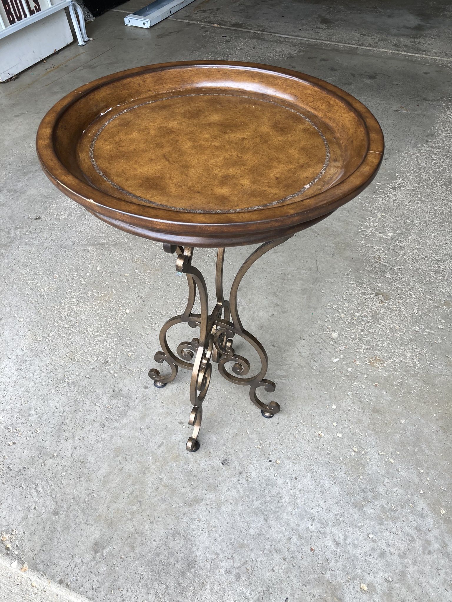 Round Side/End Table