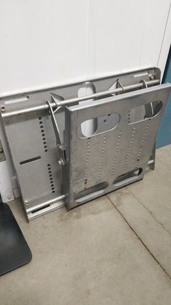 Heavy Duty Pivoting TV Mount $25 obo