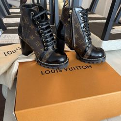 LV Star Trail Ankle Boots 